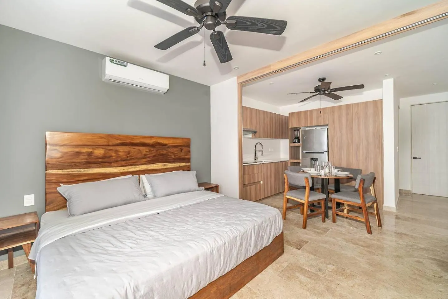 King Studio With Private Balcony, Rooftop Pool, Gym Tulum